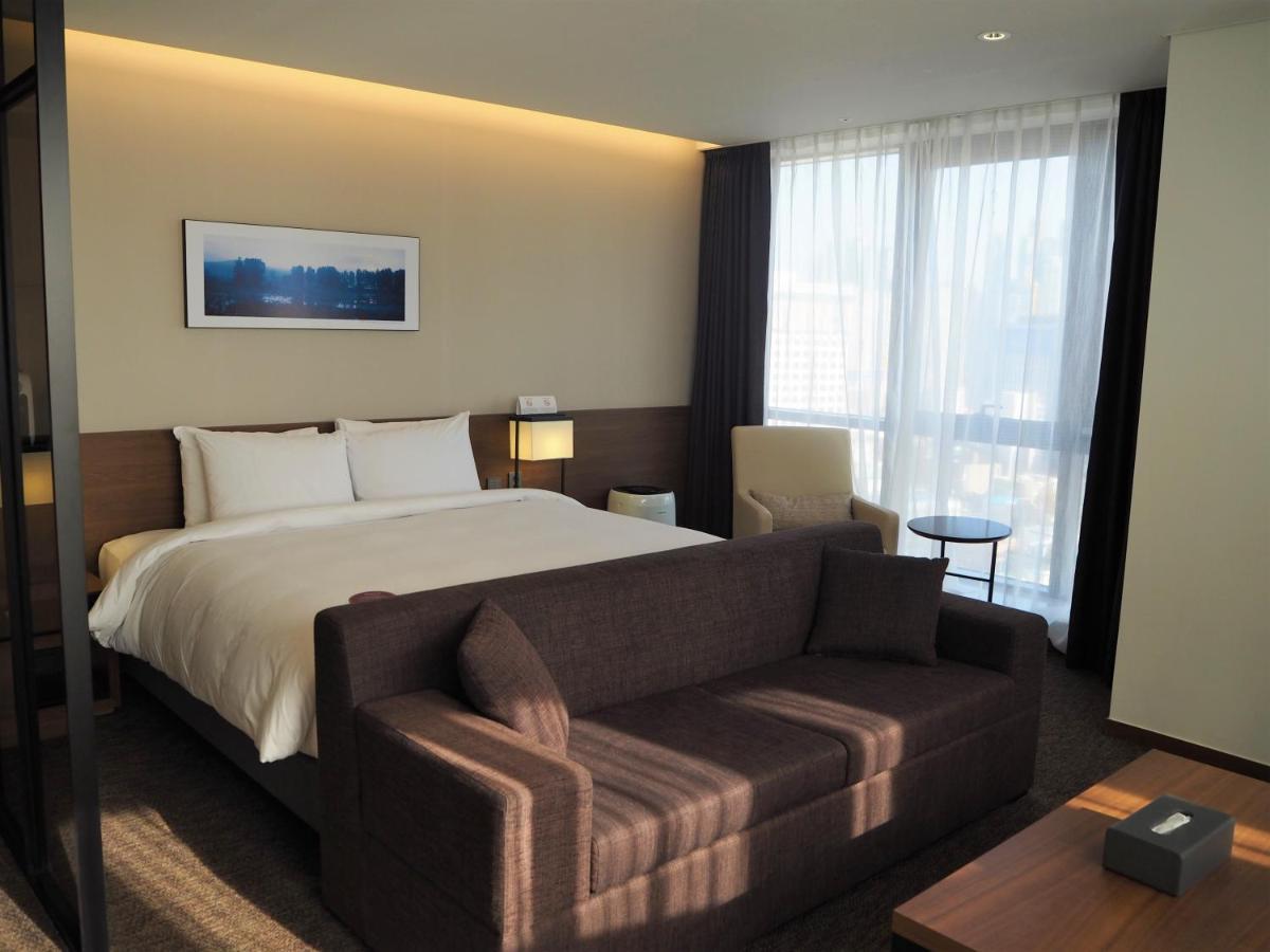Ramada Encore By Wyndham Busan Haeundae Exteriör bild