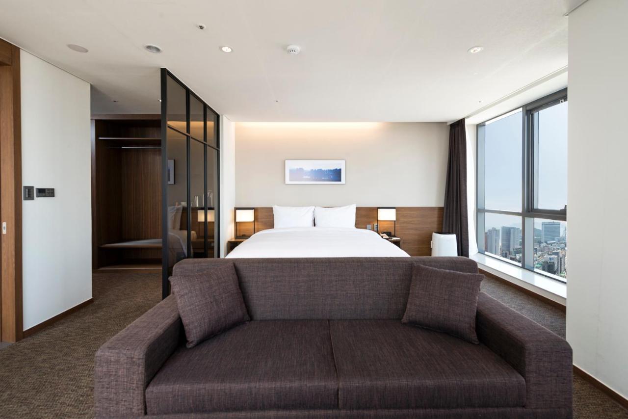 Ramada Encore By Wyndham Busan Haeundae Exteriör bild