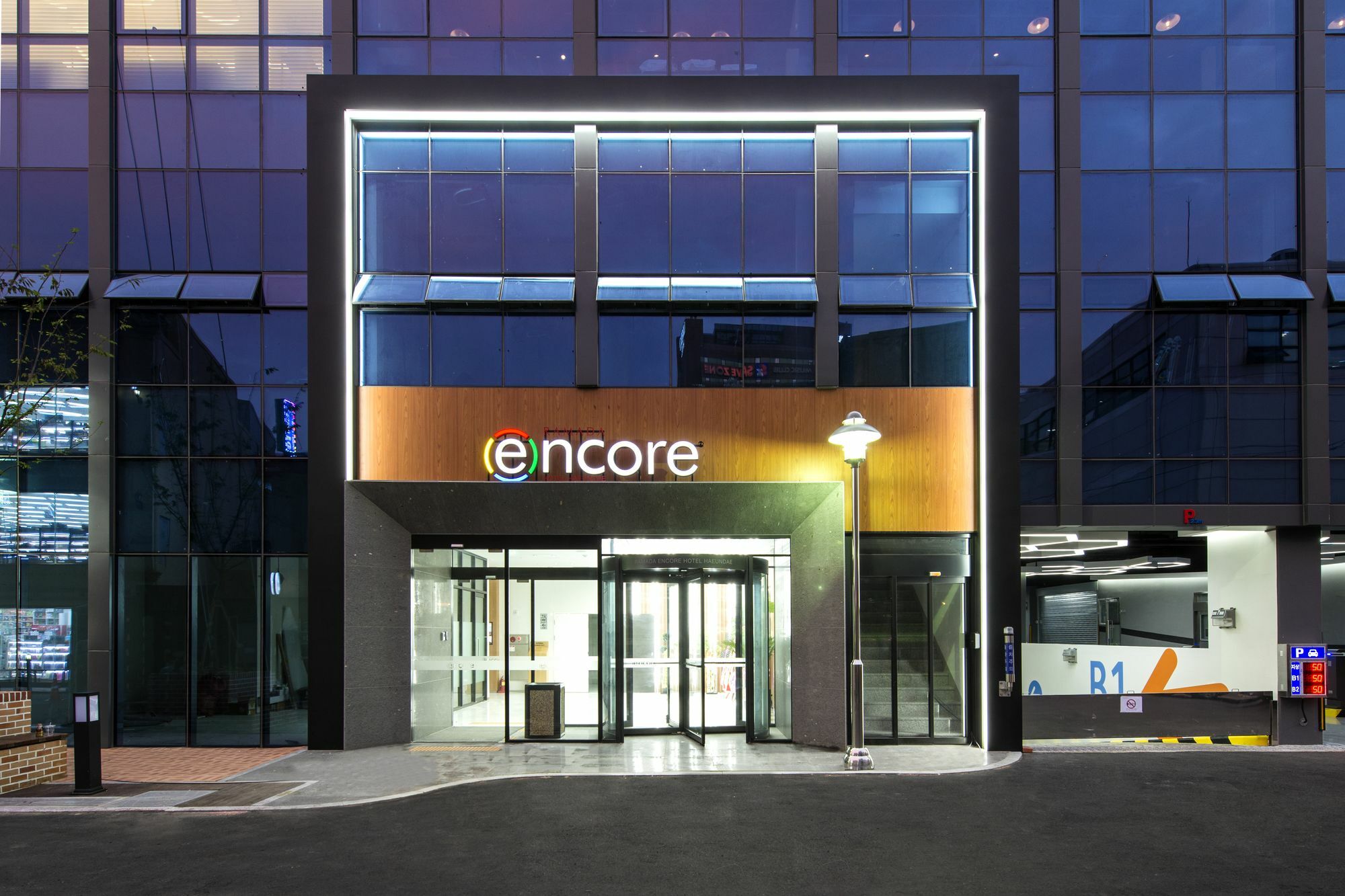 Ramada Encore By Wyndham Busan Haeundae Exteriör bild