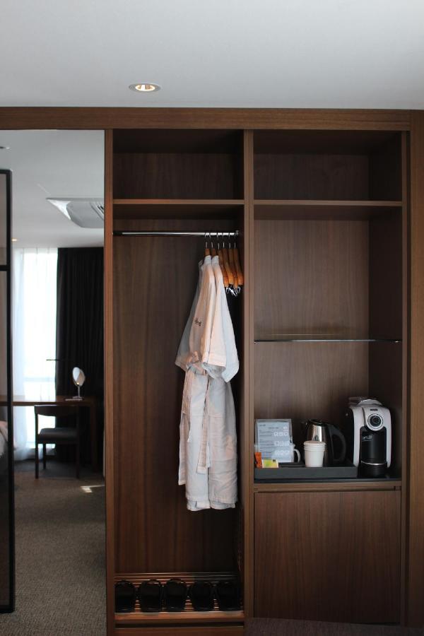 Ramada Encore By Wyndham Busan Haeundae Exteriör bild